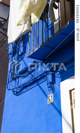 Detail of blue house in Alicante city 98369003