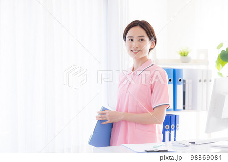 介護士のポートレート 98369084