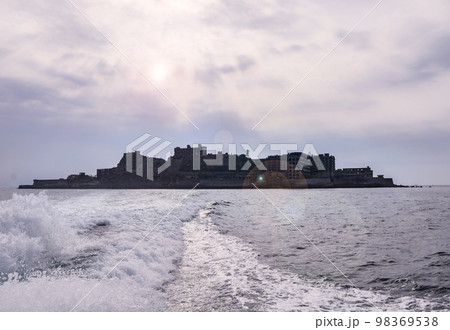 軍艦島の遠景 軍艦島の遠景 98369538