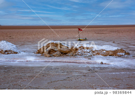 塩湖 98369844