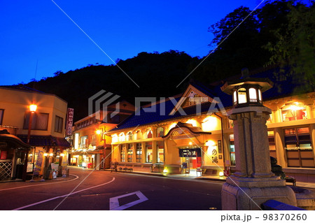 【兵庫県】城崎温泉夜景（一の湯） 98370260
