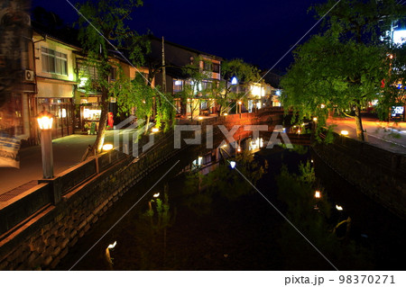 【兵庫県】城崎温泉夜景 98370271