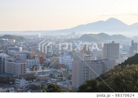 本丸からの眺望・街並み・米子城跡（鳥取県・米子市） 98370624