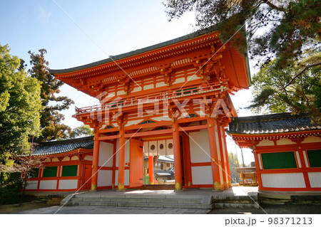 1月に詣でた京都市北区 今宮神社の楼門 98371213