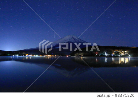 山中湖の夜富士 98371520