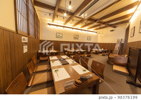 飲食店の座敷 飲食店の座敷 98376199