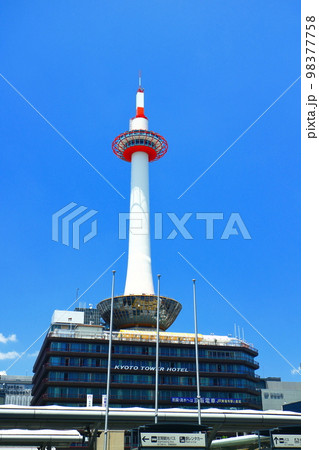【京都府】晴天の京都タワー 98377758