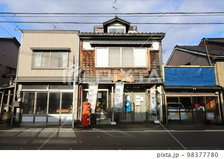 富山 高岡 丸ポストのある風景(平米町) 富山 高岡 丸ポストのある風景(平米町) 98377780