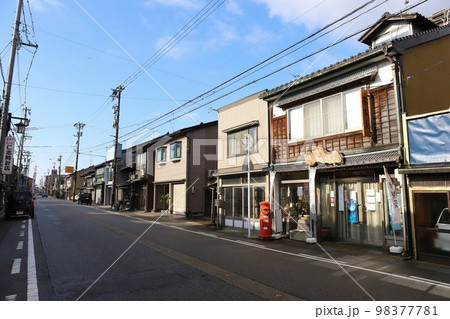 富山　高岡　丸ポストのある風景（平米町） 98377781