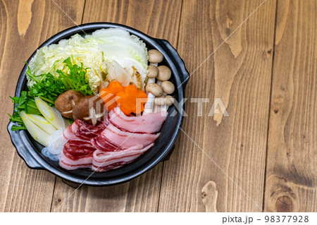 猪バラ肉でする牡丹鍋 猪バラ肉でする牡丹鍋 98377928