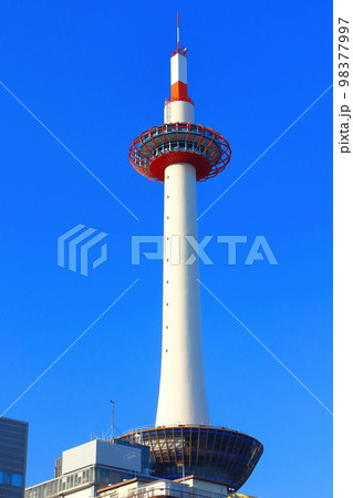 【京都府】晴天の京都タワー 98377997