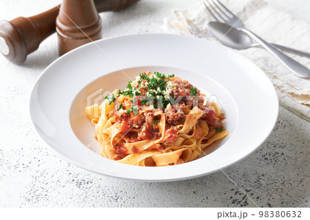 ボロネーゼのフィットチーネ 98380632