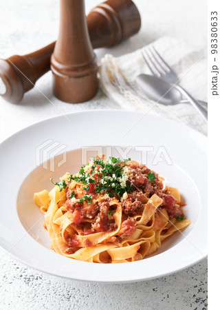 ボロネーゼのフィットチーネ 98380633