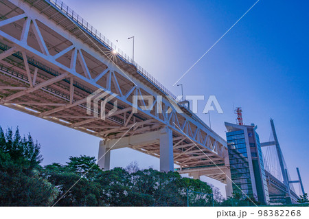（神奈川県）横浜みなとみらい・横浜ベイブリッジ 98382268