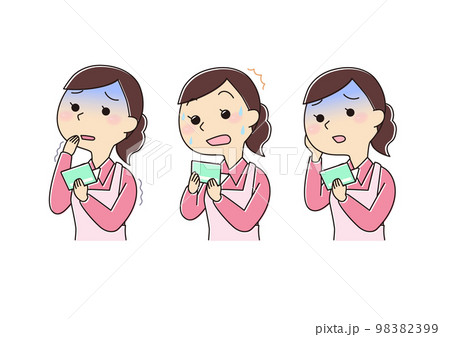通帳を見て驚く主婦 98382399