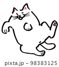 転がる猫 98383125