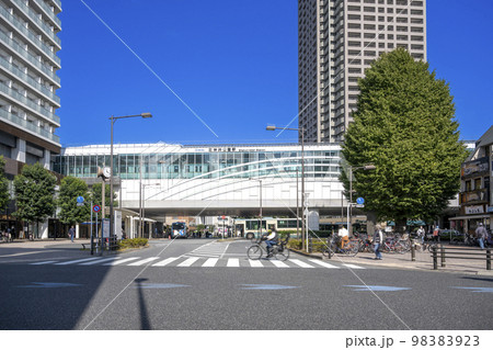 東京練馬の都市風景　石神井公園駅 98383923