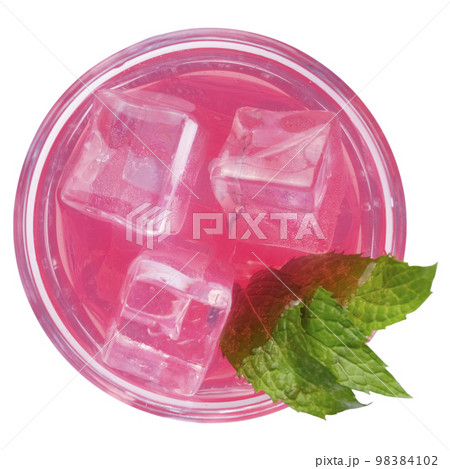 Red and pink cocktail with ice and mint 98384102