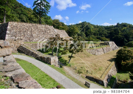 天球丸跡・鳥取城跡・石垣（鳥取県・鳥取市） 98384704