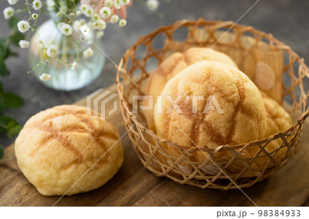 美味しいメロンパン 98384933