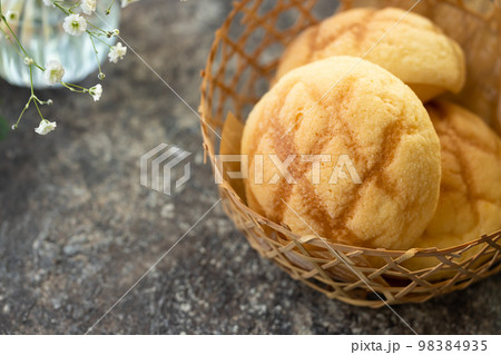 美味しいメロンパン 美味しいメロンパン 98384935