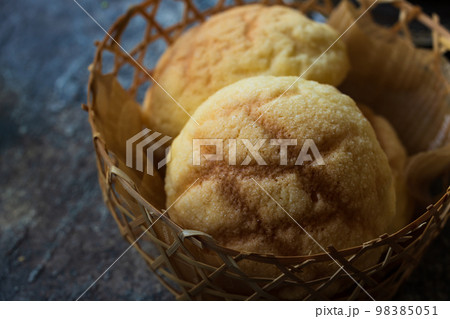 美味しいメロンパン 98385051