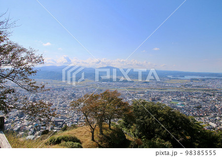 本丸跡からの眺望・西・西南方面・鳥取城跡(鳥取県・鳥取市) 本丸跡からの眺望・西・西南方面・鳥取城跡(鳥取県・鳥取市) 98385555