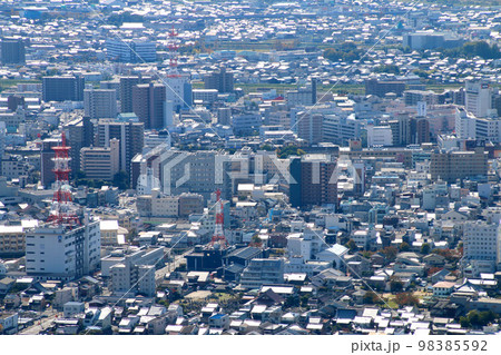 本丸跡からの眺望・南方面・鳥取城跡(鳥取県・鳥取市) 本丸跡からの眺望・南方面・鳥取城跡(鳥取県・鳥取市) 98385592