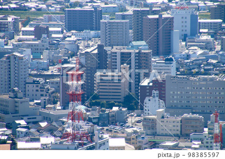 本丸跡からの眺望・南方面・鳥取城跡(鳥取県・鳥取市) 本丸跡からの眺望・南方面・鳥取城跡(鳥取県・鳥取市) 98385597