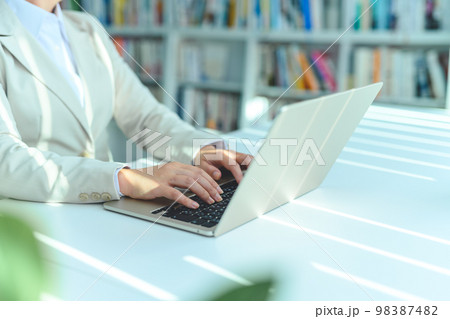 Image photo 98387482