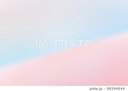 パステルカラーのふわっとドリーミーで幻想的なイメージの背景素材　ファンタジー　ピュアカラー 98394644