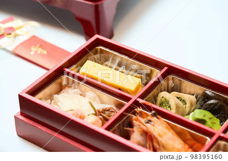 お食い初め・百日祝いのお膳と料理 お食い初め・百日祝いのお膳と料理 98395160