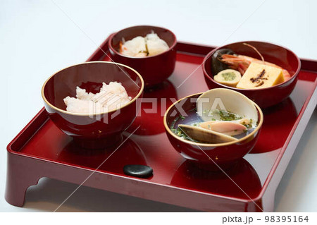 お食い初め・百日祝いのお膳と料理 お食い初め・百日祝いのお膳と料理 98395164
