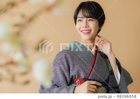 黒い絞りの訪問着　　 98396958