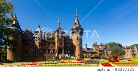 De Haar Castle and garden De Haar Castle and garden 98397225