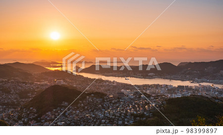 長崎市・夕景 98399897