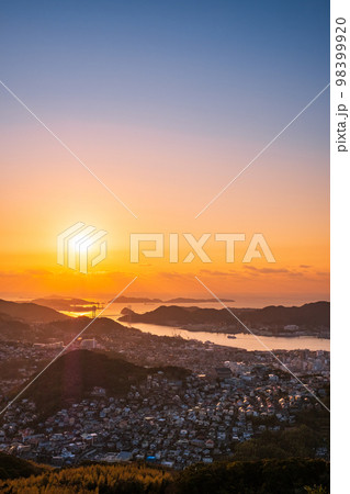 長崎市・夕景 98399920