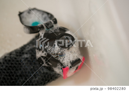 various various 98402280