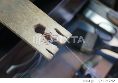 彫金の工房 98404242