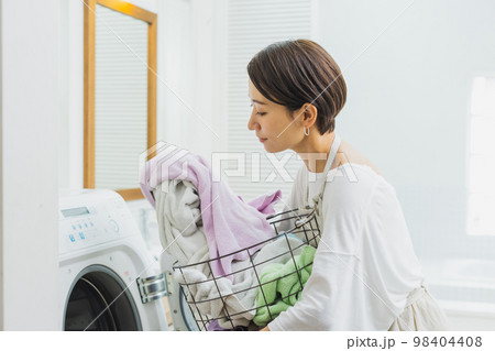 洗濯　家事　タオル 98404408