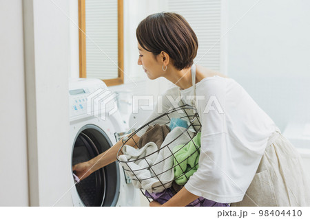 洗濯　家事　タオル 98404410