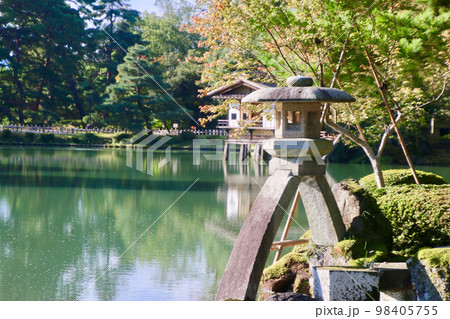 徽軫灯籠・兼六園（石川県・金沢市） 98405755