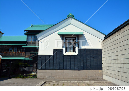 北海道増毛町の名士～旧商家・丸一本間家 98408793