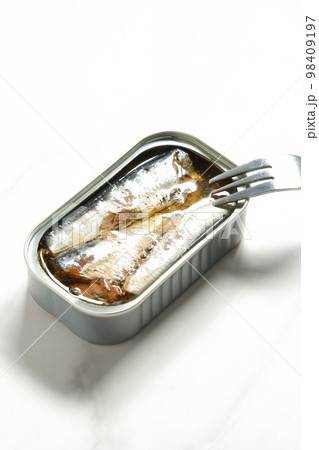 オイルサーディンの缶詰 98409197