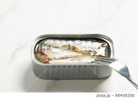 オイルサーディンの缶詰 98409200
