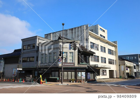 富山　高岡　山町筋の古い街並み 98409809