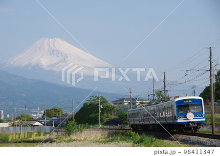 伊豆箱根鉄道駿豆線 大場付近 富士山と3000系 伊豆箱根鉄道駿豆線 大場付近 富士山と3000系 98411347