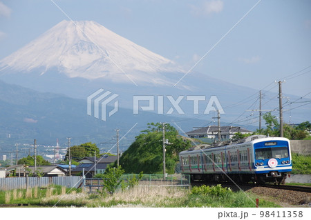 伊豆箱根鉄道駿豆線 大場付近 富士山と3000系 伊豆箱根鉄道駿豆線 大場付近 富士山と3000系 98411358