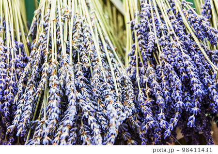 Moustiers Sainte Marie, Provence, Provence Alpes Cote d'Azur, France Moustiers Sainte Marie, Provence, Provence Alpes Cote d'Azur, France 98411431