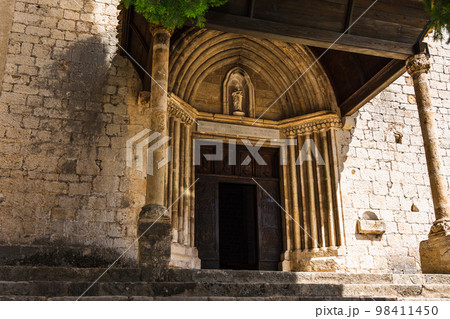 Moustiers Sainte Marie, Provence, Provence Alpes Cote d'Azur, France Moustiers Sainte Marie, Provence, Provence Alpes Cote d'Azur, France 98411450